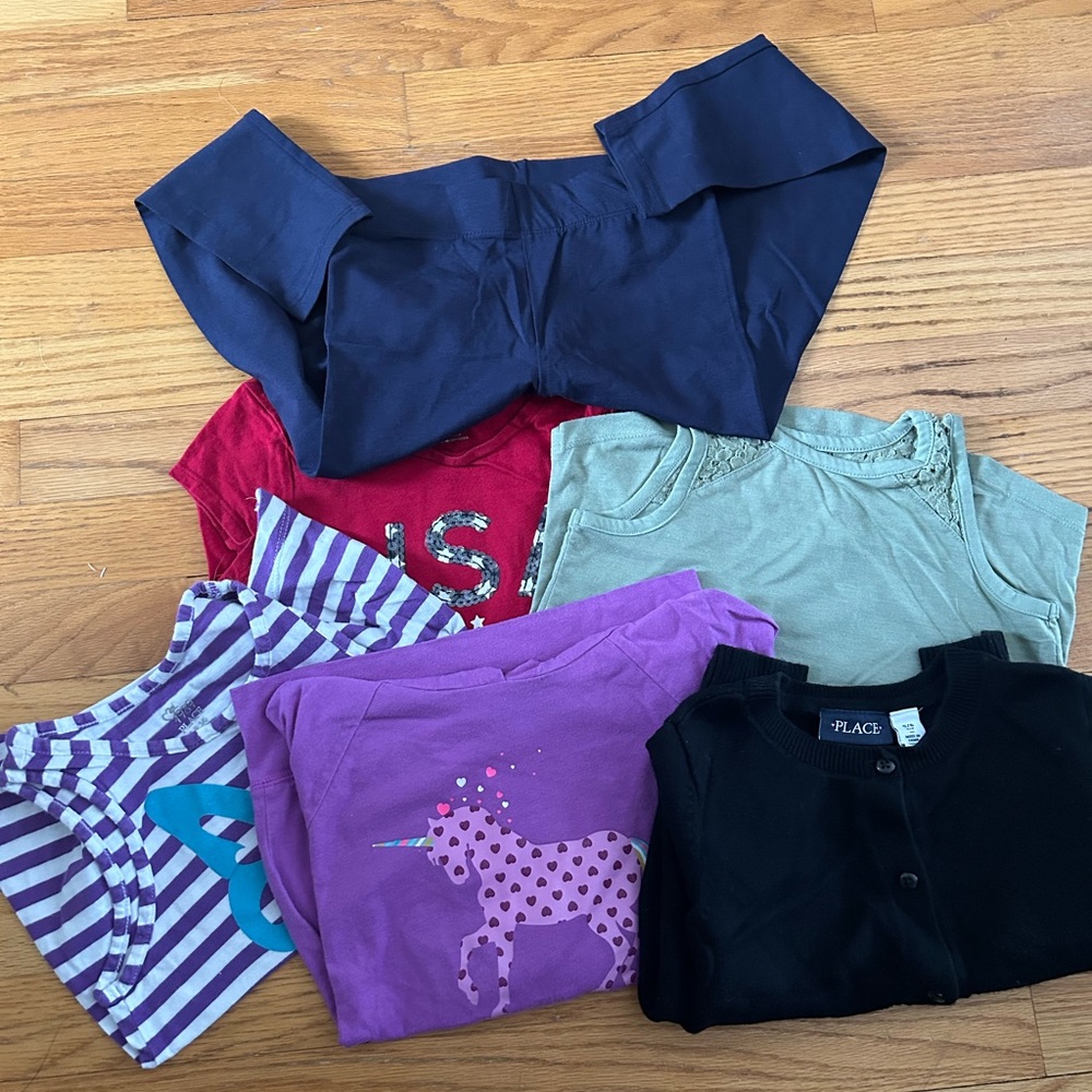 Bundle size 5/6. Children’s Place!  5 tops!